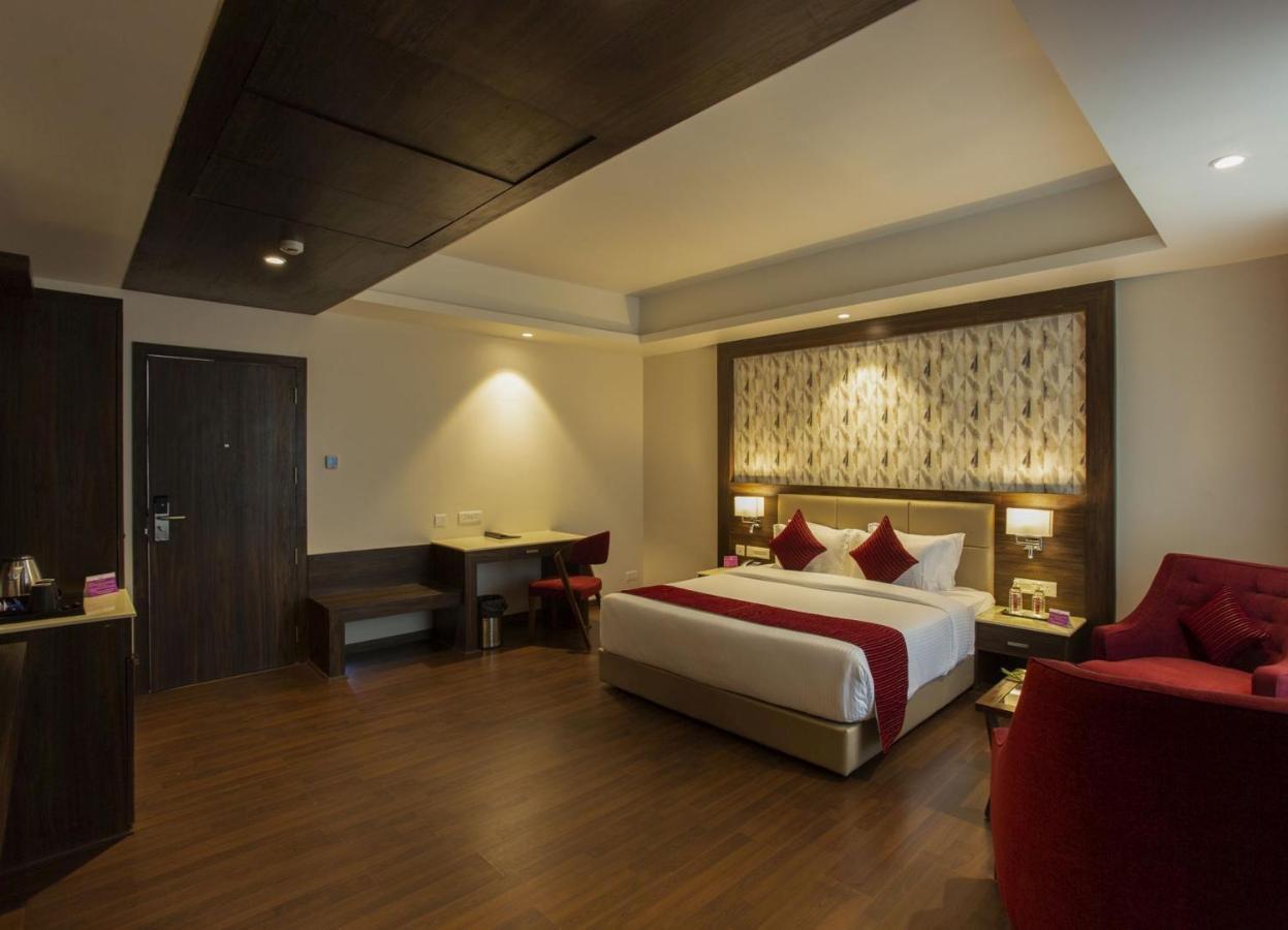 Sarovar Portico, Hotel