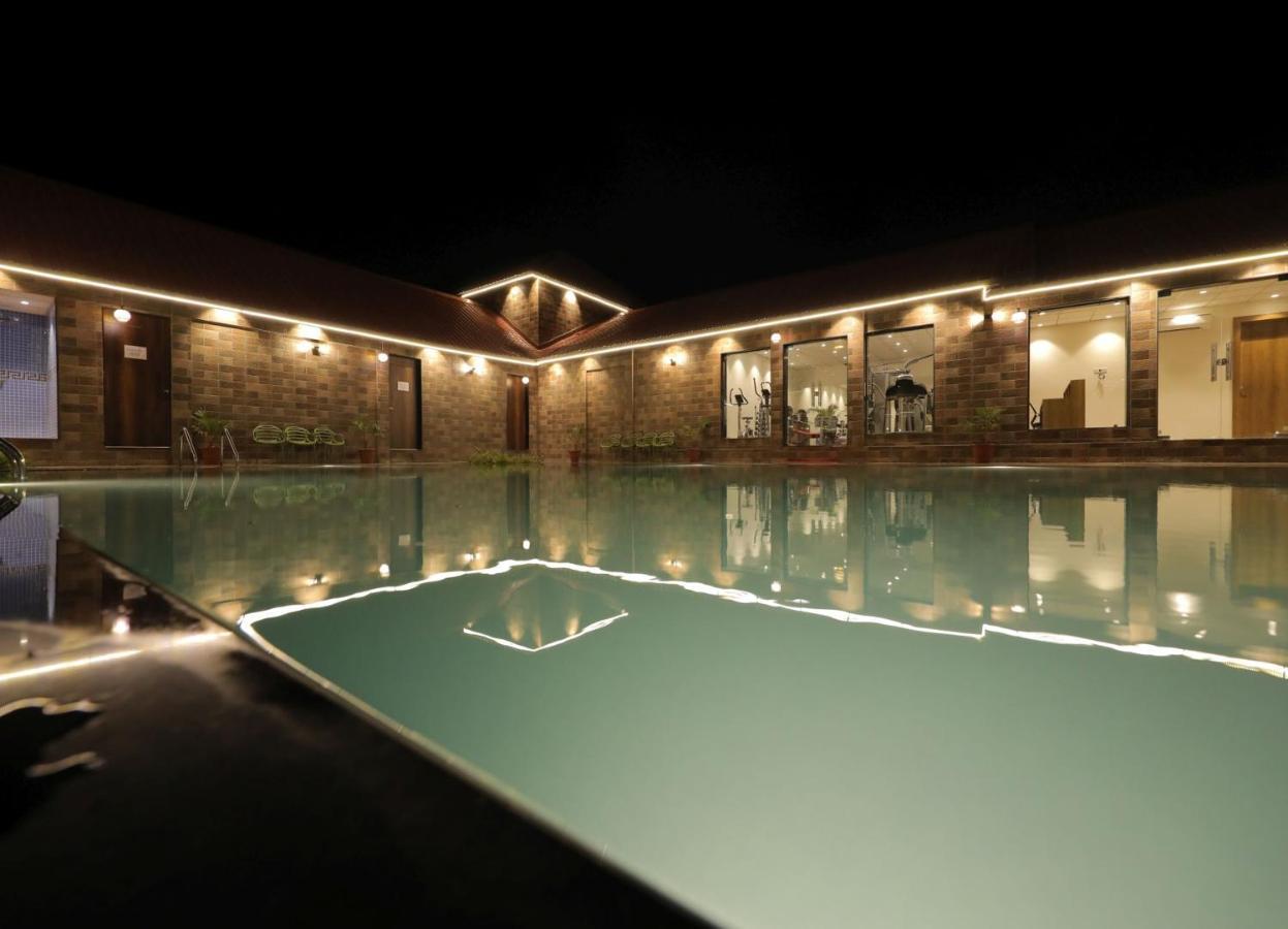 Sarovar Portico, 4* Somnath